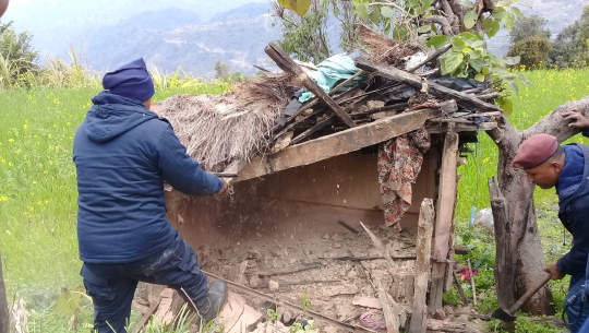 डडेल्धुरामा प्रहरीले ११ छाउगोठ भत्कायो