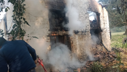 कञ्चनपुरमा एक गोठमा आगलागी