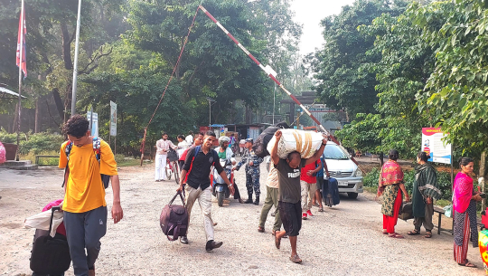 गौरीफन्टा नाका हुँदै आठ दिनमा ८ हजार २ सय जना सुदूरपश्चिम भित्रिए