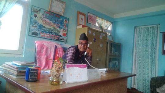 शिक्षा इकाई डोटीका प्रमुख कार्यकक्षमै मदिराले लट्ठ !