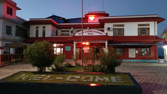 जिल्ला प्रशासन कार्यालय बैतडीले सार्वजनिक बिदाको दिन पनि सेवा दिने 