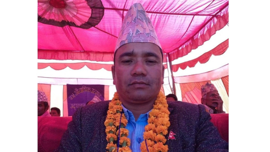 अछामका चौरपाटी गाउँपालिकाका अध्यक्षद्वारा भारतमा अलपत्र नेपालीलाई खाद्यान्न सहयोग
