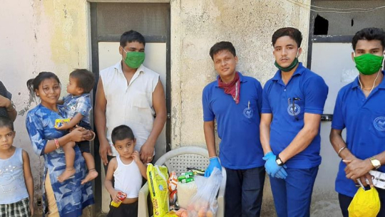 सुदूरपश्चिमेली नेपाली समाज भारतद्धारा खाद्य सामाग्री सहयोग