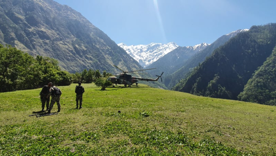 दार्चुलाको घाँटीबगर क्षेत्रमा बाटो निर्माणमा जुट्यो नेपाली सेना