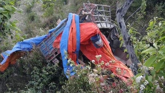 डोटीमा मीनीट्रक दुर्घटना : ४ जना घाईते, दुईको अवस्था गम्भीर