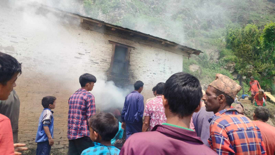 बैतडीमा आगलागी हुँदा ८ पशुचौपाया मरे 