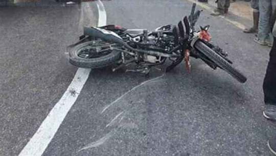 बझाङमा जिप र मोटरसाइकल एक आपसमा ठोक्किदा दुुई जना घाइते