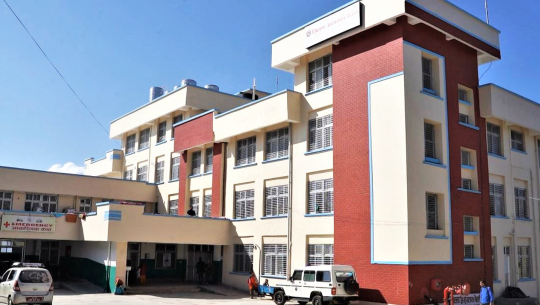 जिल्ला अस्पताल बैतडीमा हाडजोर्नीको जटिल शल्यक्रिया सुरु