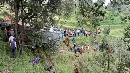 बैतडीमा बस दुर्घटना