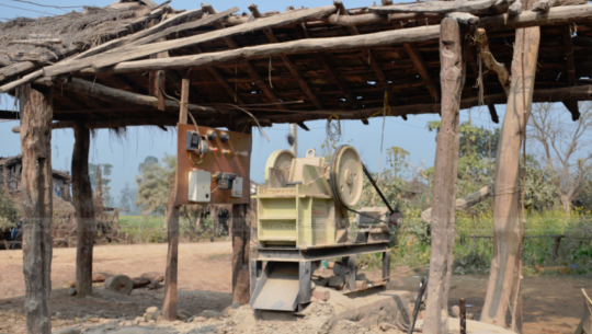 बर्दगोरिया गाउँपालिका– ३ की वडा सदस्य कोकिला खत्रीले चलाएको मिनी क्रसर उद्योग 