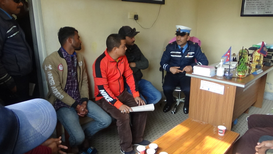 कैलाली ट्राफिक एक्सनमा, लेन अनुशासन पालन नगर्ने चालकलाई सचेतना कक्षा