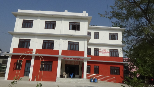 कैलालीको पुशपति सामुदायिक वनमा भएको अनियमिततामा कर्मचारीको पनि मिलाेमताे