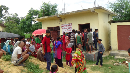 हावाहुरी पीडितद्धारा धनगढीको १२ नम्वर वडा कार्यालयमा तालाबन्दी