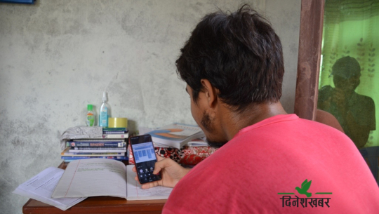 झ्याप्प-झ्याप्प बत्ती जाँदा धनगढीका विद्यार्थी हैरान, भन्छन्- ‘अनलाइन कक्षा छुट्दा पढाई बिग्रियो’