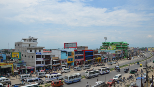 धनगढी–अत्तरिया ६ लेन सडकमा जथाभावी पार्किङ, दुर्घटनाको जोखिम बढ्यो