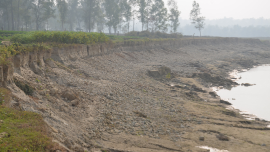 खुटिया नदीले भानु मावि धनगढीको साढे एक बिघा जमिन बगायो