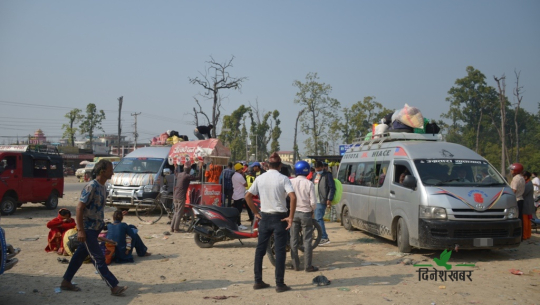 यातायात व्यवसायीका लागि चाडपर्व पैसा कमाउने दाउ, ‘क्यू फ्री’को नाममा मनोमानी भाडा