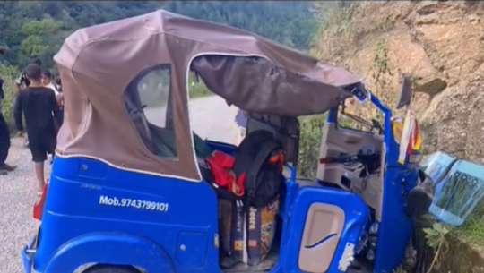 डोटीमा अटोरिक्सा दुर्घटना हुँदा एक जनाको मृत्यु, चार घाइते