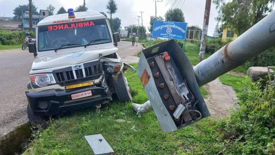 डडेल्धुरामा एम्बुलेन्स दुर्घटना