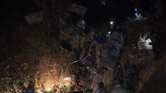 डडेल्धुरामा बस दुर्घटना, चार जनाको मृत्यु