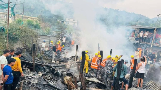 अछामको साँफेबगरका आगलागी पीडितलाई प्रदेश सरकारले १० लाख सहयोग गर्ने