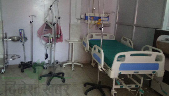 कैलाली र कञ्चनपुरका सरकारी  अस्पतालमा करोडौँका उपकरण प्रयोग विहिन