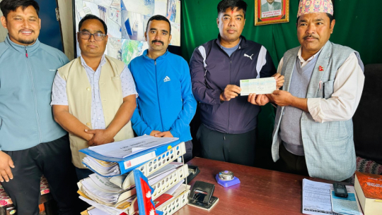 Maya Metro hospital donates Rs 151,000 to fire victims in Jayagarh