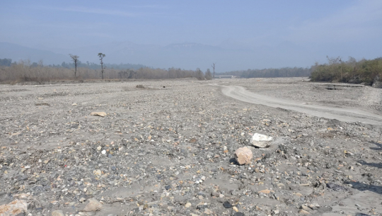 कञ्चनपुरमा नदीजन्य पदार्थको चोरी निकासी रोक्न प्रहरीद्वारा निगरानी
