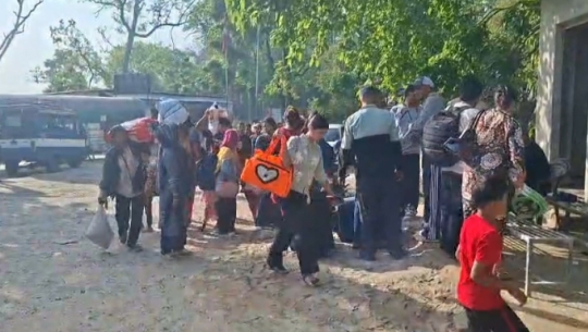 बिषु पर्वका लागि गौरीफन्टा नाकाबाट नेपालीहरूको घरफर्काइ बढ्दो