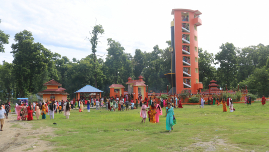 साउनको पहिलो सोमवारः शिवालयहरुमा बिहानैदेखि भक्तजनको भीड