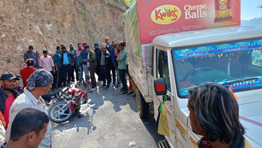 बैतडीमा जिप र मोटरसाइकल एकआपसमा ठोक्किए, मोटरसाइकल चालक घाइते