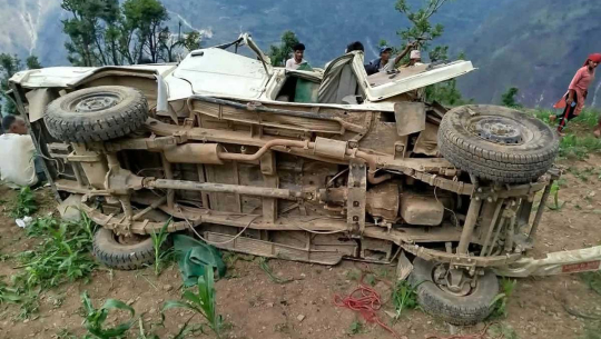बैतडीमा जिप दुर्घटना, चालक घाइते