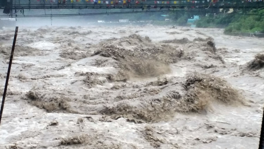 महाकालीमा हाम फालेर एक पुरुष बेपत्ता