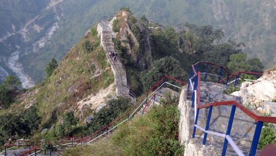 नेपालकै लामो सिद्ध मकरीकोट पदमार्ग निर्माण जारी