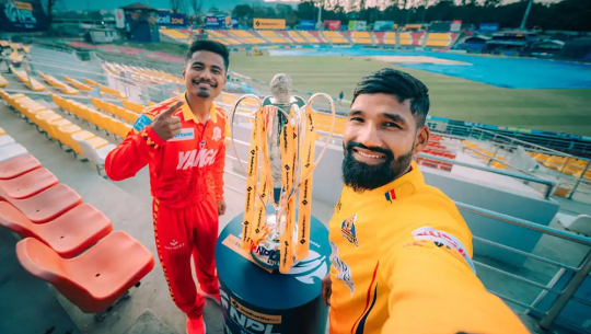 एनपिएल: टस जितेर ब्याटिङ गर्दै सुदूरपश्चिम रोयल्स