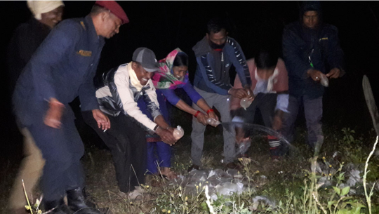 अछाममा प्रहरीद्धारा अवैध मदिरा नष्ट