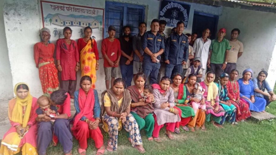 डडेल्धुराका २२ परिवारको विद्यालयमा बास