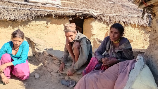 दलित परिवारको पीडा: नागरिकता नहुँदा आमाछोराले भत्ता पाएनन, छोरीको बिहे भएन