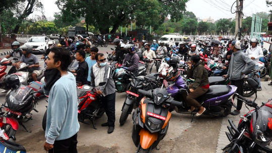 चारबुँदे सहमति गर्दै ट्याङ्कर चालक सङ्घको हडताल फिर्ता