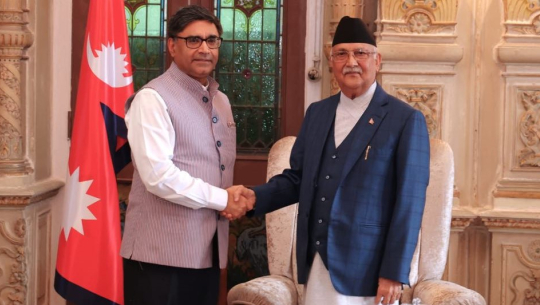 भारतीय प्रधानमन्त्री मोदीलाई प्रधानमन्त्री ओलीले दिए भ्रमणको निम्तो्