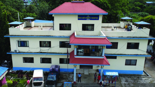 कुटपिट गरी प्रहरीको पेस्तोल लुटियो