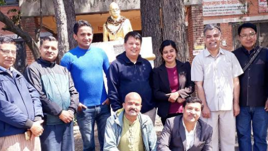 कविता पढाउनु र लेख्नुमा भिन्नता हुँदोरहेछ : कवि डंगोल