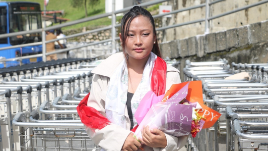 ’रिमै’ छायांकनका लागि अमेरिकाबाट आइन् रिश्मा (मैयाँ)