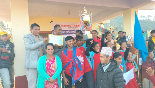 दोगडाकेदारको रनिङ शिल्डको उपाधी पपिलकोट माविले जित्यो 