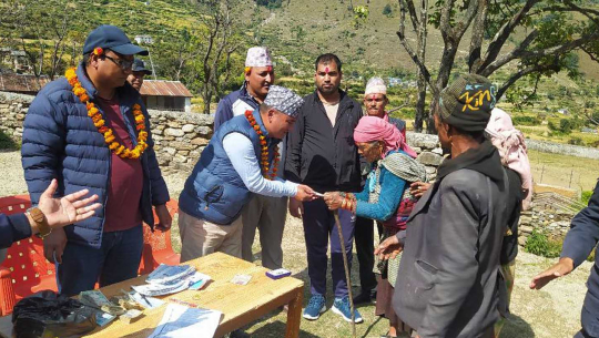 बाजुराको बुढीनन्दामा वडाबाट वृद्धभत्ता
