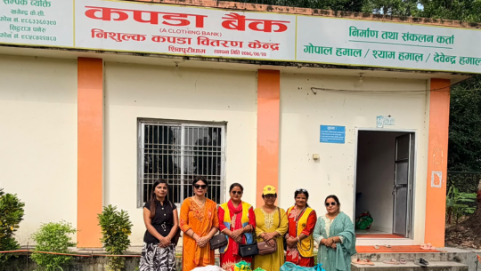 कपडा बैंकलाई लायन्स क्लबद्वारा पाँच सयभन्दा बढी थान कपडा सहयोग