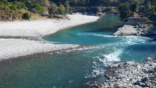डोटीमा तीन छोराछोरी सहित आमाले सेती नदीमा हाम फालिन