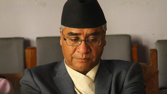 देउवालाई कारबाही माग गर्दै निर्वाचन आयोगमा उजुरी