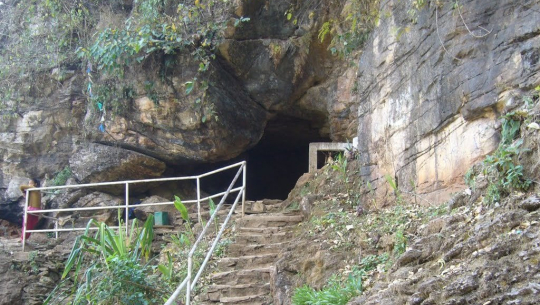 पर्यटकको पर्खाइमा धन्दुर सिद्धगुफा