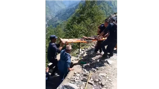 दार्चुलामा भिरबाट लडेर घाइते भएका व्यक्तिको प्रहरीद्वारा उद्धार